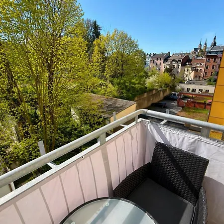 Schönes City-apartment Im Zentrum Mit Balkon!