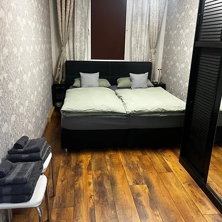 Schoenes City-apartment Im Zentrum Mit Balkon! No Workers, Keine Monteure *