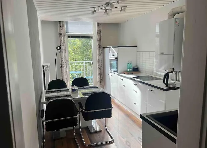 Schoenes City-apartment Im Zentrum Mit Balkon! Appartement Hof (Bavaria)