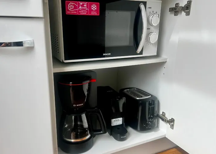 Appartement Schoenes City-apartment Im Zentrum Mit Balkon! *
